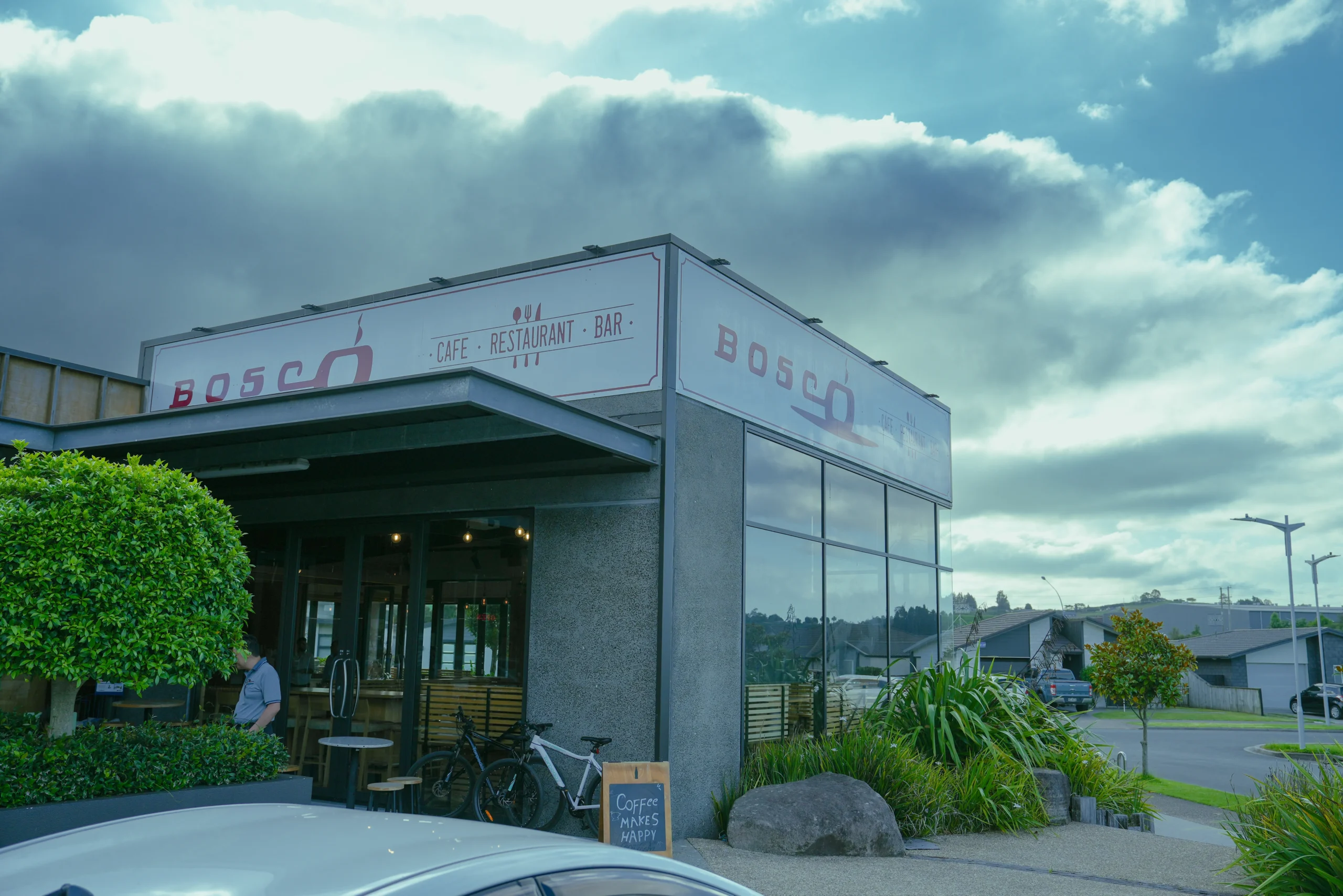 Best cafe near The Lakes Tauranga breakfast at Bosco Café with Big Boy Breakfast and Avocado Smash